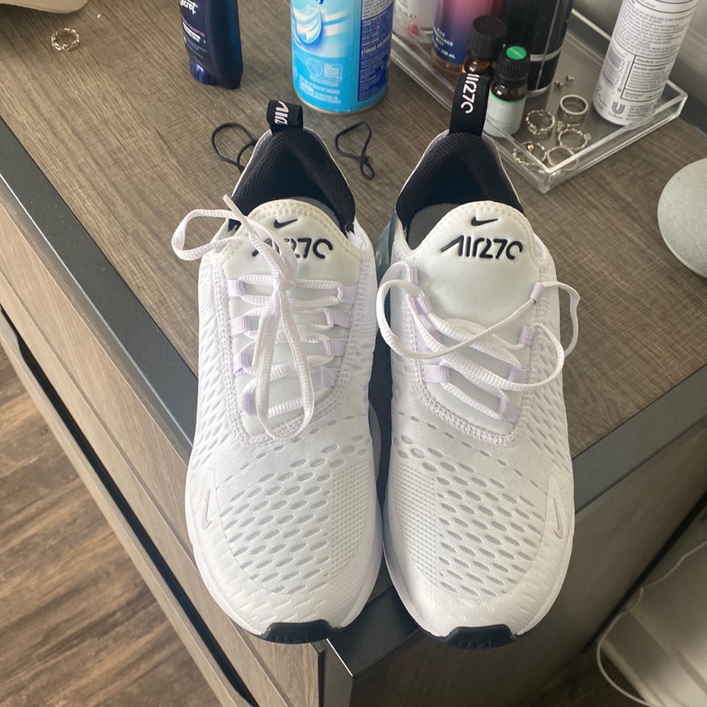Nike 270s